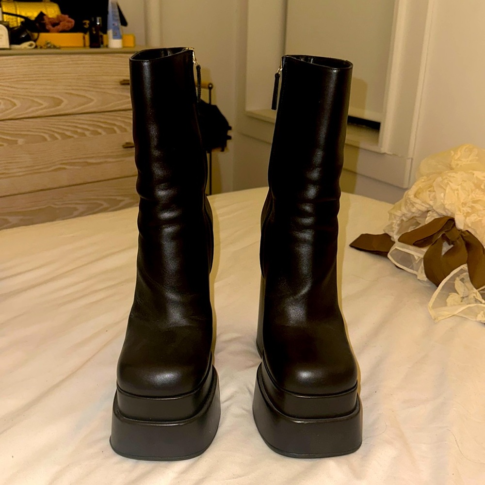 Versace Aevitas platforms, size 39 great condition.